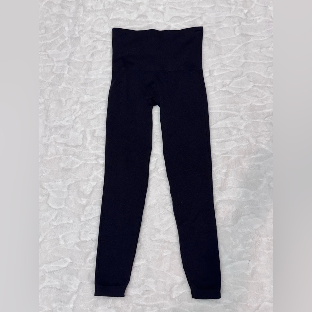 Spanx Solid Black Stretch Pull On Compression Sha… - image 2